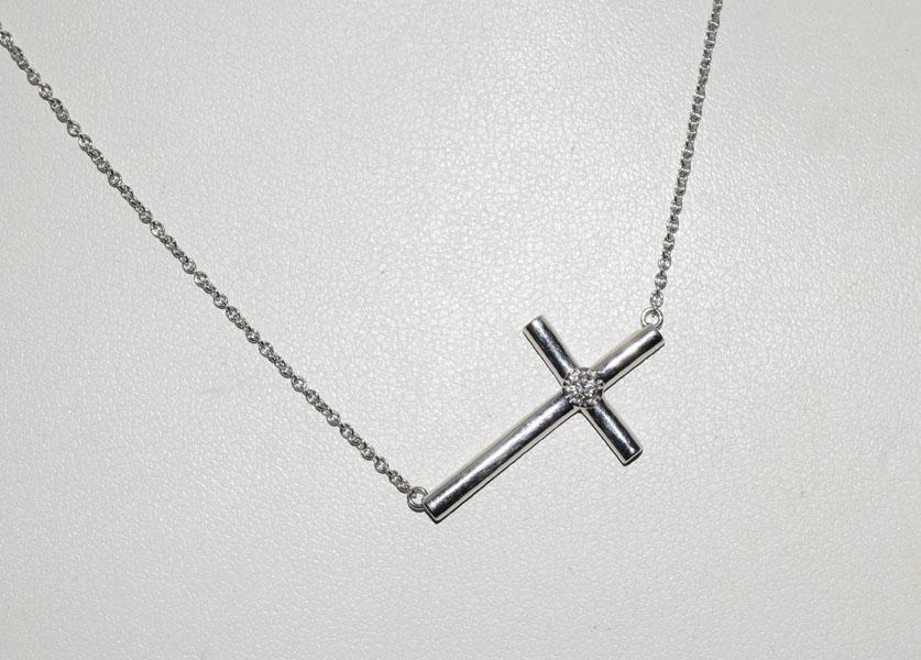 Sterling Silver Genuine Diamond Necklace: This pendant measures 15.3 x 26mm on a 17inch chain & stamped 925M.