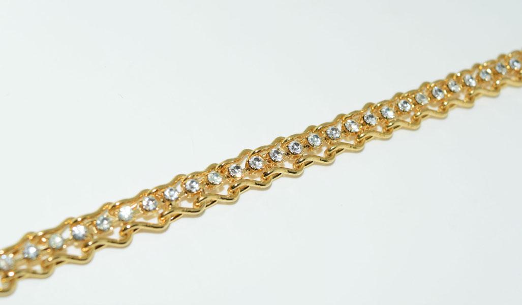Vintage Fashion Gold Tone Rhinestone Link Bracelet (1 of 3)