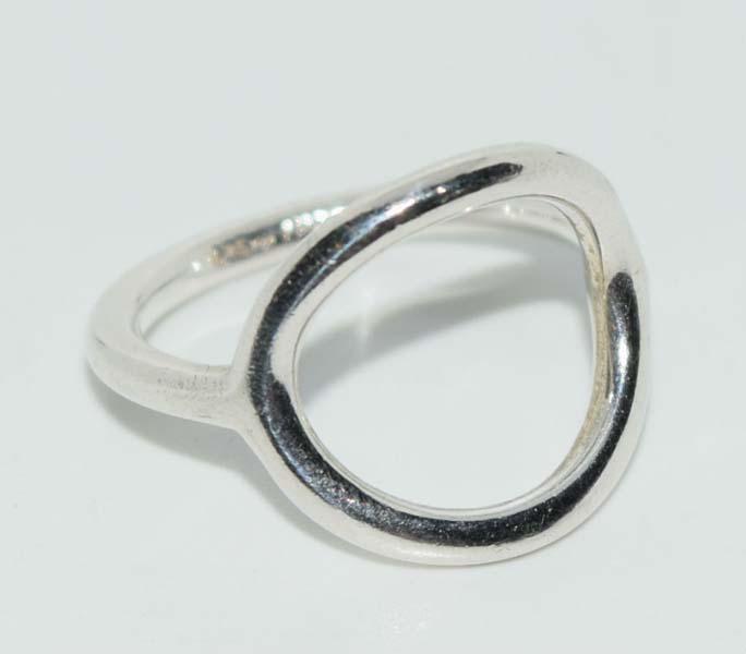 Sterling Silver Circle Ring Sz7 (1 of 3)
