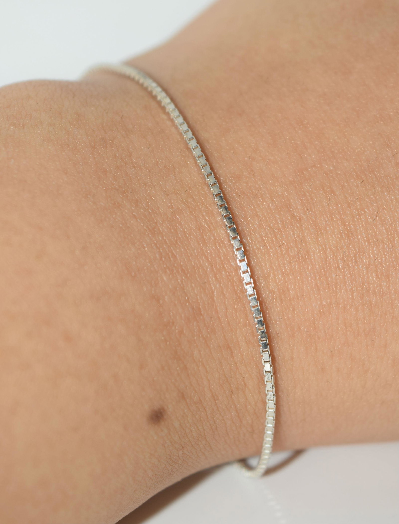Sterling Silver 7inch Box Chain Bracelet: This bracelet measures 7inches long weighs 1.4 grams & stamped 925.