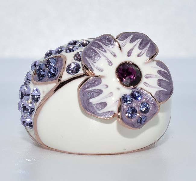Rhinestone & Enamel Flower Ring Sz 7.5 (1 of 4)