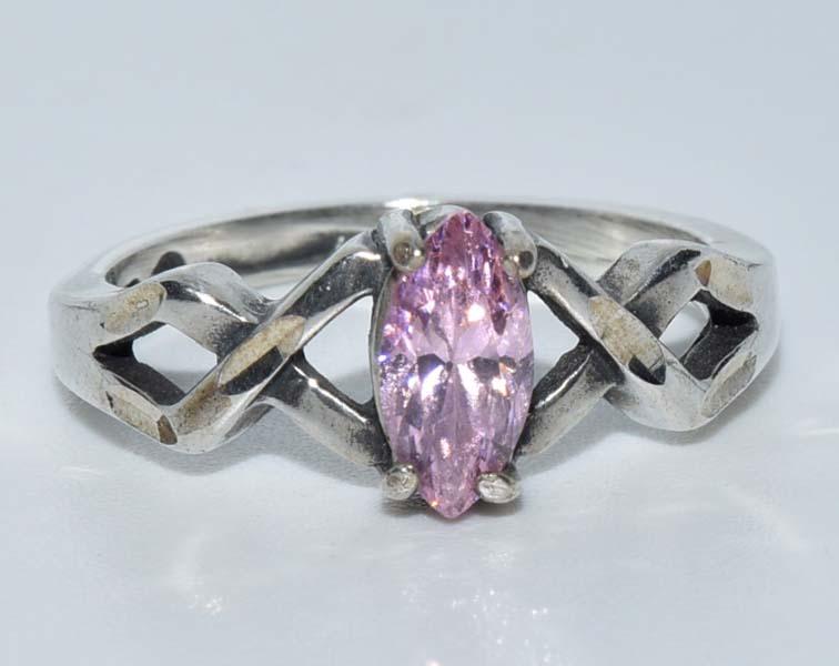 Vintage Sterling Silver CZ Ring Sz 6 (1 of 3)