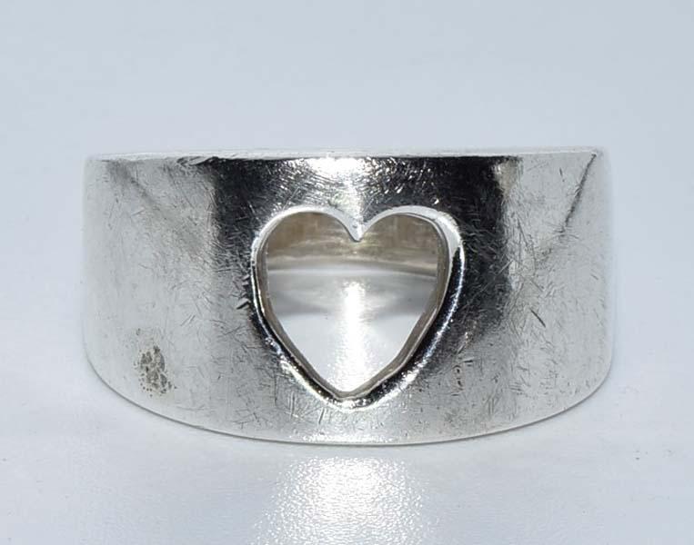 Sterling Silver Open Heart Band Ring Sz 7.5 (1 of 4)