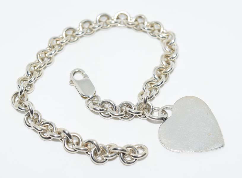 Sterling Silver Rolo Chain Bracelet Heart Charm (1 of 2)