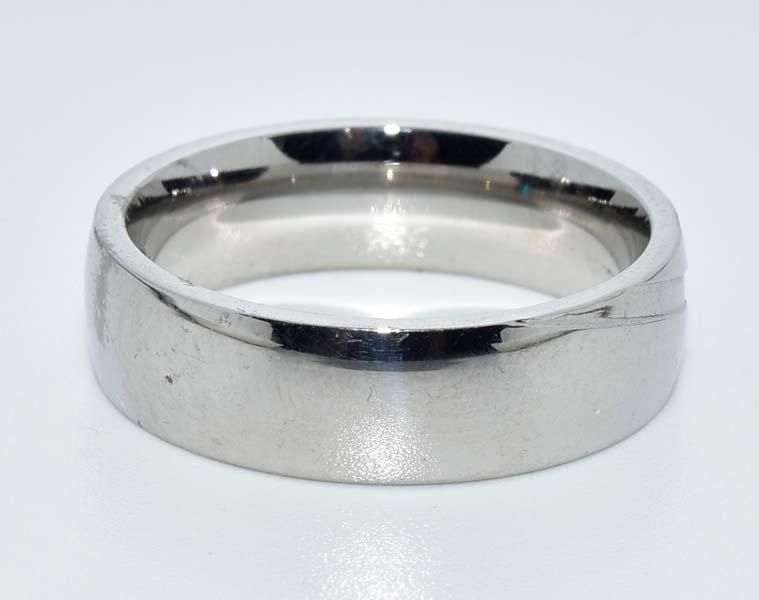 Silver Tone Cross Band Ring Sz 8 (1 of 3)