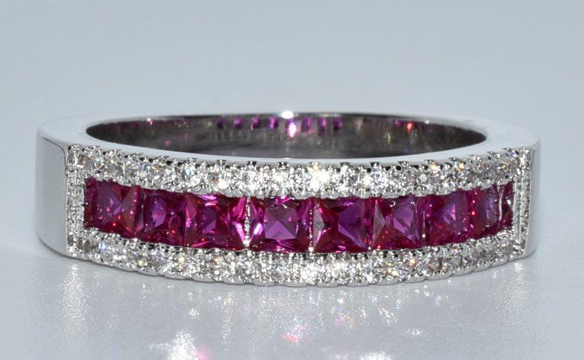 Silver Tone CZ Band Ring Sz 7 (1 of 3)