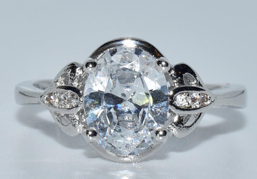 Silver Tone Oval Cut CZ Ring Sz 7 (1 of 3)