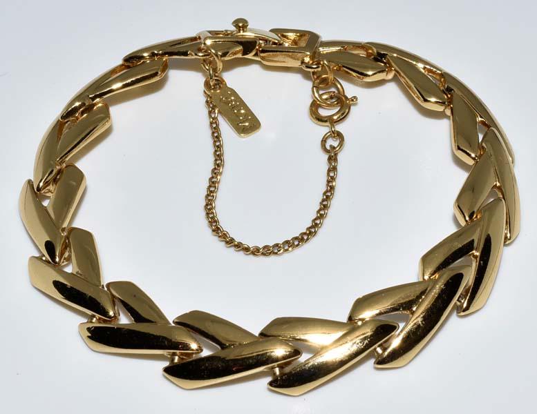 Monet Gold Tone V Link with Safety Clasp: Measurement: 7 inch length, 10mm width