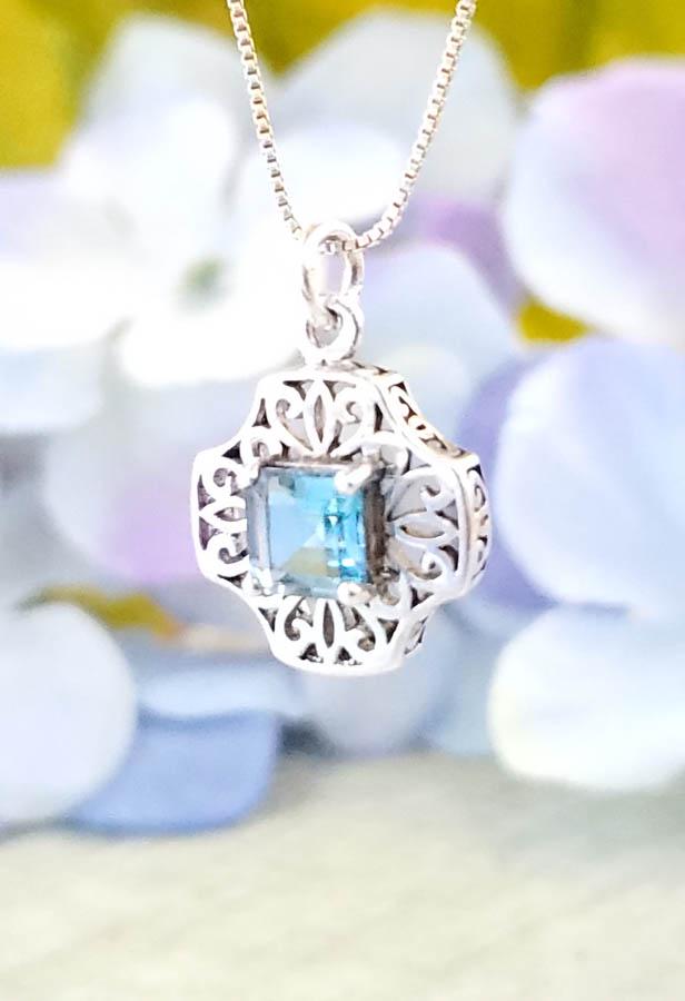 Sterling Silver Spinel Necklace: Item Details:Sterling Silver Spinel Necklace Type: Pendant Necklace Chain Length: 18.5 Inches Pendant Removable: Yes Pendant Drop: 21.5 mm Pendant Width: 15 mm Clasp: Springring Other: Stone Type: Spi