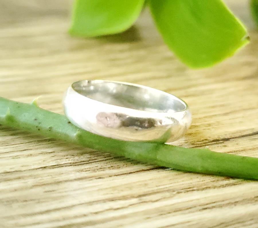 Sterling Silver Band Sz 8.5 (1 of 3)