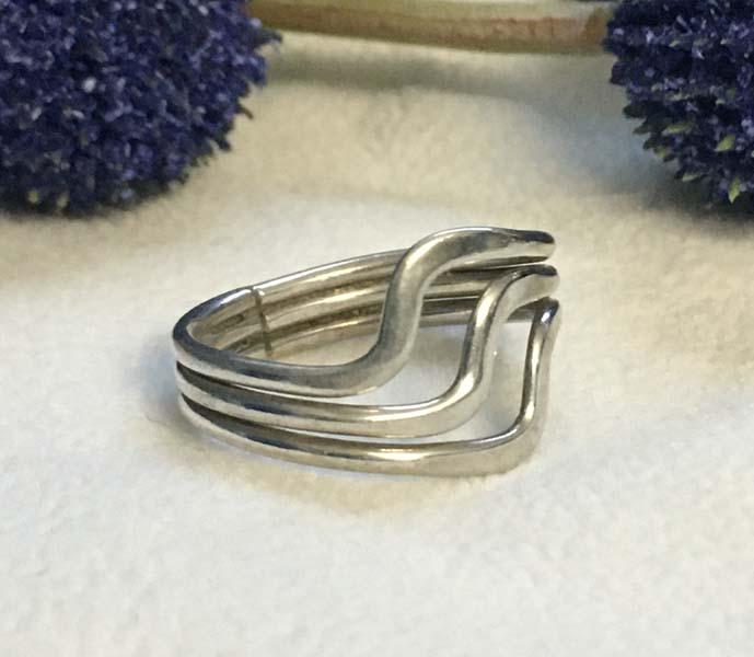 Sterling Silver Wave Ring Sz 8.5 (1 of 4)