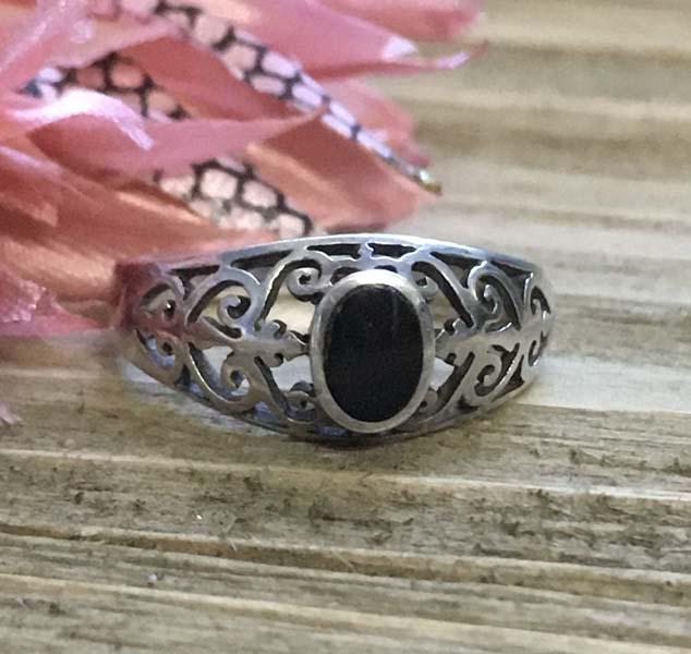 Sterling Silver Onyx Ring Sz 8: Item Details: sterling silver openwork onyx ring | Measurement: 9mm width | Size: 8 | Hallmarks & Stamps: 925 | Weight in grams: 2.3 grams | Shipping Time: Usually 2-5 Business Days | Shipping Rates: 