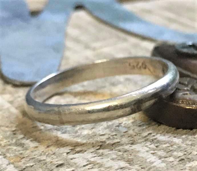 Sterling Silver Smooth Band Ring Sz 9 (1 of 4)