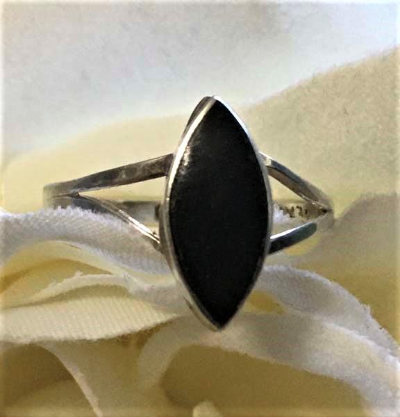 Sterling Silver Onyx Ring Sz 7.75 (1 of 4)