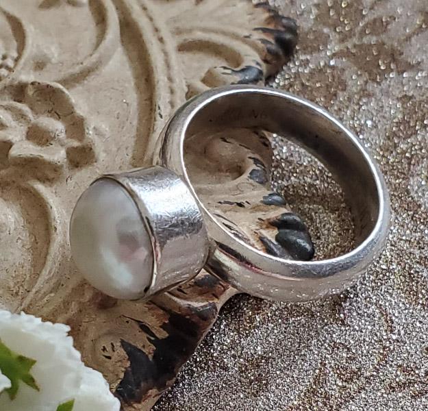 Sterling Silver Pearl Ring sz 6 (1 of 3)
