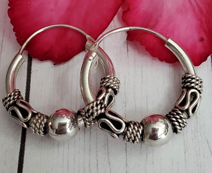 Sterling Silver Earrings: Item Details: Sterling Byzantine Earrings Length or Drop: 20.5 mm Width: 5 mm Stone Type: Weight in Grams: 3 Hallmarks and Stamps: Not Stamped Other: Not stamped tested 925 Shipping Time: Usually 2-5 