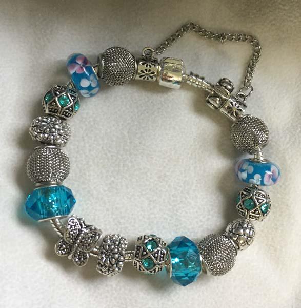 Silver Tone Slide Charm Bracelet (1 of 4)