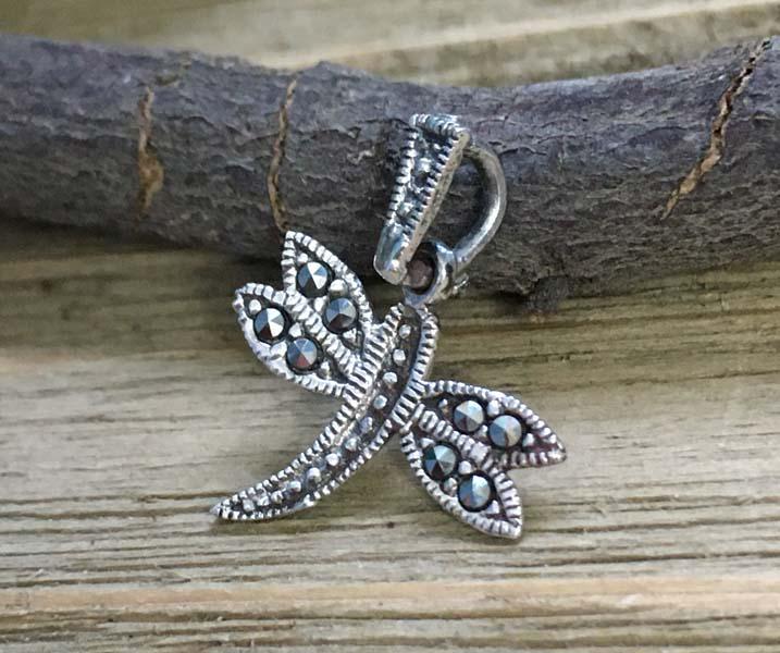 Sterling Silver Dragonfly Pendant: Item Details: sterling silver marcasite dragonfly pendant Measurement: 19mm drop, 16mm width Hallmarks & Stamps: 925 Weight in grams: 0.8 grams Shipping Time: Usually 2-5 Business Days Shipping Rates: