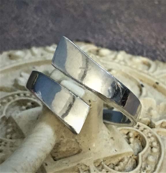 Sterling Silver Wrap Ring Sz 9 (1 of 3)