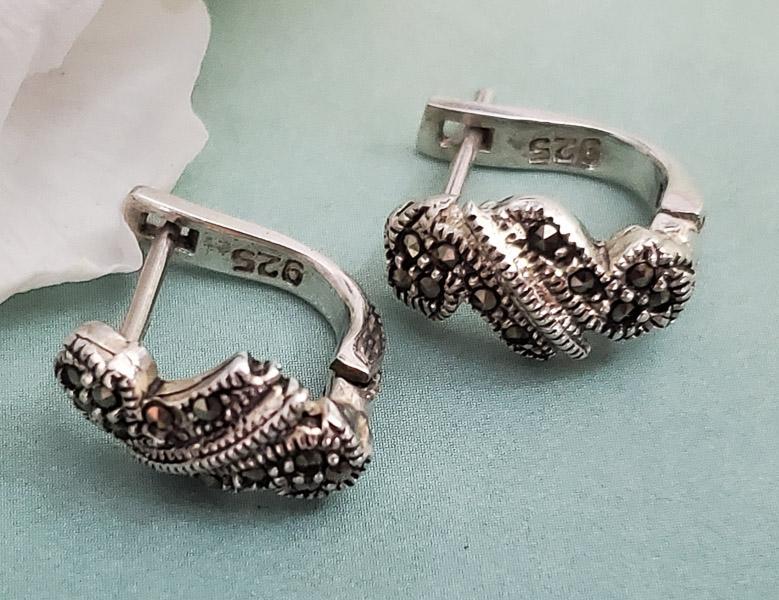 Sterling Silver Earrings: Item Details: Marcasite Sterling Silver Earrings Length or Drop: 13.5 mm Width: 8 mm Weight in Grams: 3.5 Hallmarks and Stamps: 925 Shipping Time: Usually 2-5 Business Days Shipping Rates: Shipping ra