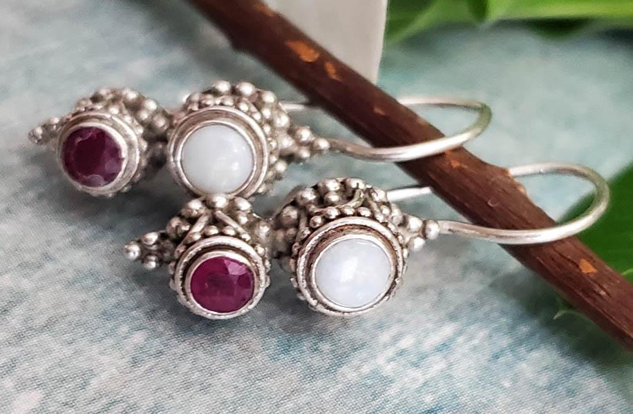 Sterling Silver Earrings: Item Details: Bali Style Vintage Opal and Ruby Earrings Length or Drop: 25 mm Width: 6.8 mm Weight in Grams: 3 Hallmarks and Stamps: 925 Other: Has makers mark but unknown Shipping Time: Usually 2-5 B