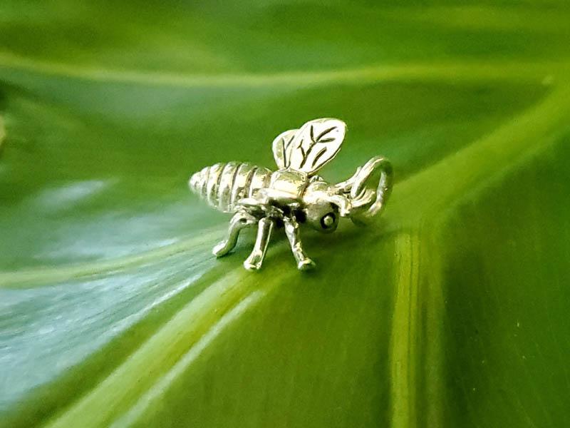 Sterling Silver Bee Charm: Item Details: Bee Measures: 12.5 x 15.10 x 8.2 mm Weight in Grams: 1.7 Hallmarks and Stamps: YFN S 925 Shipping Rates: Shipping rates start at $15 (US Only) for 2-3 Day Priorty Mail. Combined Shipping