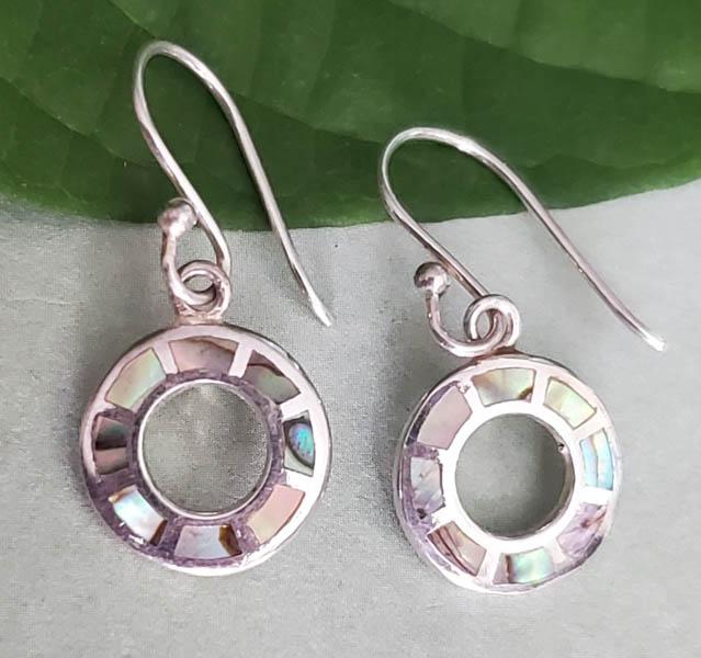 Sterling Silver Earrings: Item Details: Sterling Silver Abalone Earrings Length or Drop: 26 mm Width: 11.5 mm Weight in Grams: 2.2 Hallmarks and Stamps: 925 Other: unknown makers mark Please Note: All items are taken at stampe