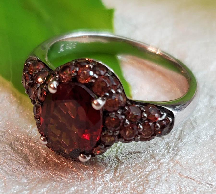 Sterling Silver Garnet Ring Sz 7 (1 of 6)