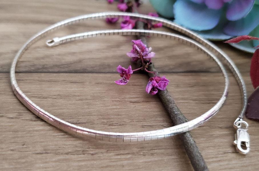 RADIUM Italy Sterling Silver Omega Chain: Item Details: Sterling Silver Chain Length: 16 Inches Width: 3 mm Weight in Grams: 14 Hallmarks and Stamps: Radium, 925, Italy