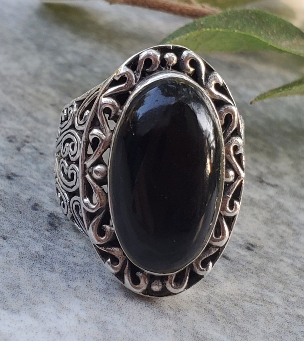 Sterling Silver Onyx Ring sz 7 (1 of 5)