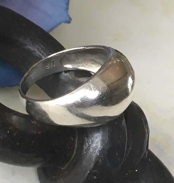 Sterling Silver Dome Ring Sz 7 (1 of 3)