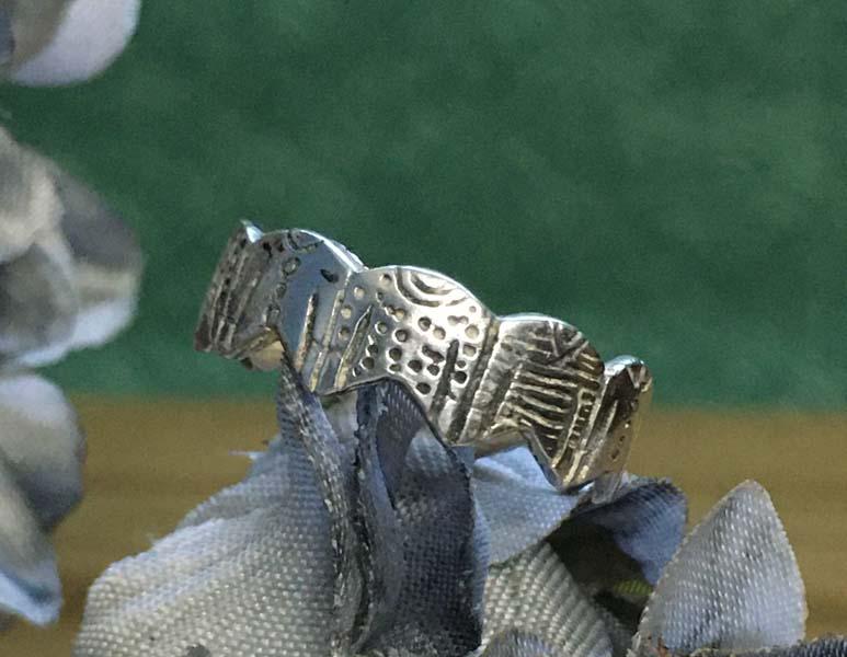 Sterling Silver Band Ring Sz 7.5 (1 of 5)