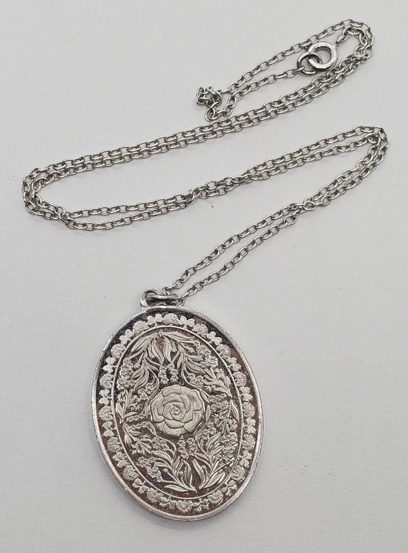 Signed Italian Sterling Silver Floral Necklace: Necklace is 18 inches long with a huge medallion style floral pendant. Pendant has a 39.5mm drop and is 28mm wide Weighs 16 grams Last picture has unknown makers markings. In new condition Shipping Ti