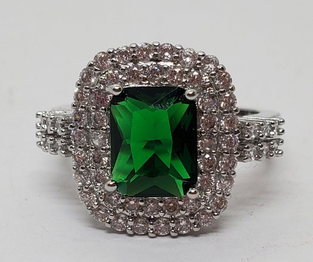 Halo Silver Ring with Green Stone sz 7.5 (1 of 4)