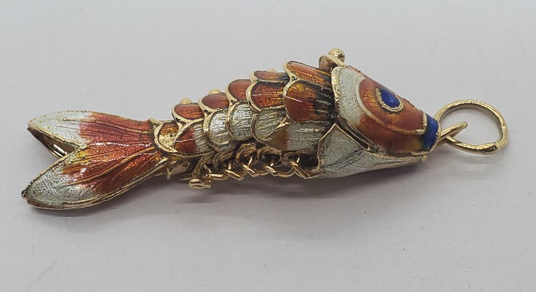 Vintage Chinese Cloisonne Reticulated Fish Pendant: Vintage Chinese Cloisonne Reticulated Fish Pendant Shipping Time: Usually 2-5 Business Days Shipping Rates: Shipping rates start at $15 (US Only) for 2-3 Day Priority Mail, contact us for our first-cl