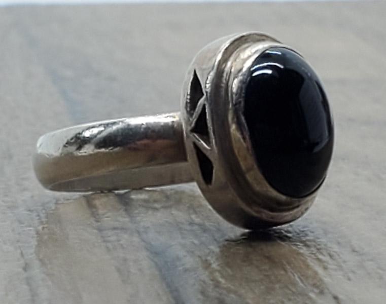 Sterling Silver Onyx Ring sz 7.5 (1 of 4)