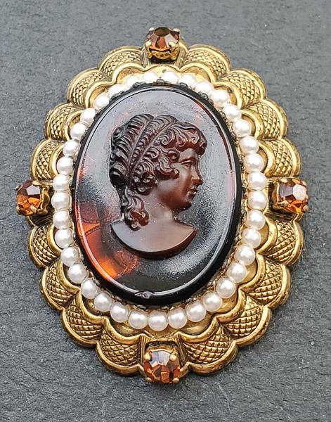 Vintage West Germany Cameo Brooch (1 of 5)