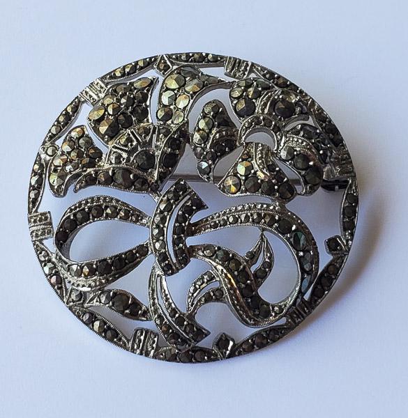 Sterling Silver Marcasite Brooch: Measures appx 1.7 inches round. Shipping Time: Usually 2-5 Business Days Shipping Rates: Shipping rates start at $15 (US Only) for 2-3 Day Priority Mail, contact us for our first-class rates. Combined