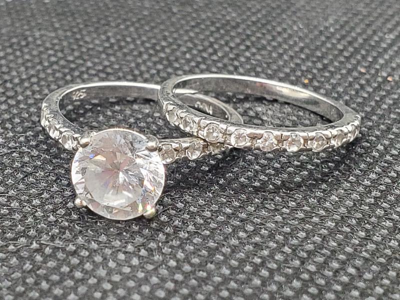 Sterling Silver Cz Wedding Set sz 6.25: Missing 1 cz side stone. Shipping Time: Usually 2-5 Business Days Shipping Rates: Shipping rates start at $15 (US Only) for 2-3 Day Priority Mail, contact us for our first-class rates. Combined Shippi