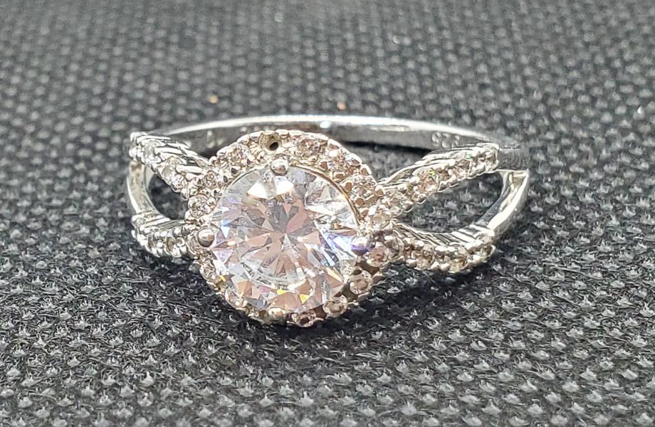 Sterling Silver Ring sz 10: Missing 1 side stone. Shipping Time: Usually 2-5 Business Days Shipping Rates: Shipping rates start at $15 (US Only) for 2-3 Day Priority Mail, contact us for our first-class rates. Combined Shipping 