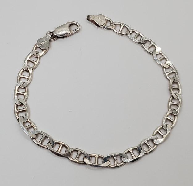 VIOR ITALY Sterling Silver Anchor Chain Bracelet: VIOR ITALY Sterling Silver Anchor Chain Bracelet Measures 8 inches long and 6 mm wide. Shipping Time: Usually 2-5 Business Days Shipping Rates: Shipping rates start at $15 (US Only) for 2-3 Day Priori