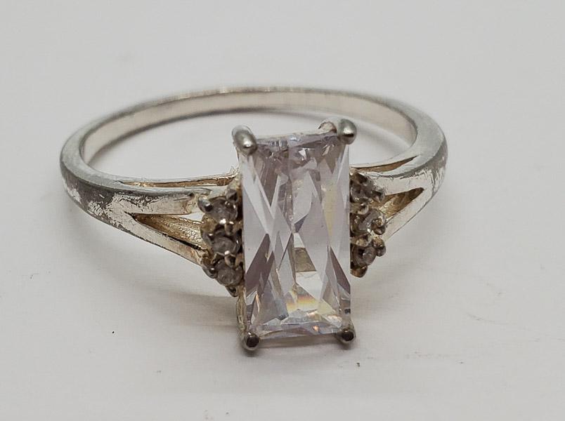 Sterling Silver Ring sz 9 (1 of 4)