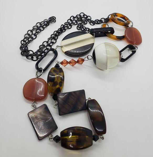 Funky Vintage Fashion Resin Necklace: Necklace is appx 36 inches long. Shipping Time: Usually 2-5 Business Days Shipping Rates: Shipping rates start at $15 (US Only) for 2-3 Day Priority Mail, contact us for our first-class rates. Combine