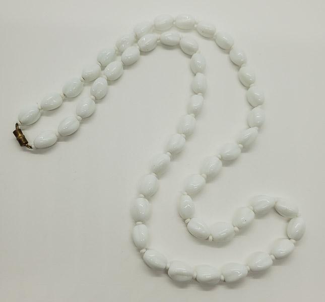 Vintage Knotted Glass Beaded Necklace (1 of 4)