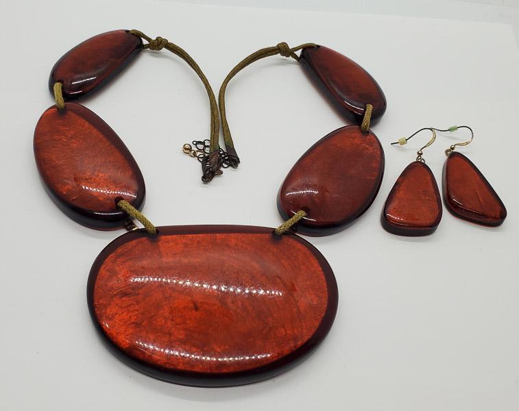 Bold and Funky Chunky Resin Necklace and Earrings: Necklace is 21 to 23 inches long and earrings have a 55.5mm drop. Shipping Time: Usually 2-5 Business Days Shipping Rates: Shipping rates start at $15 (US Only) for 2-3 Day Priority Mail, contact us f
