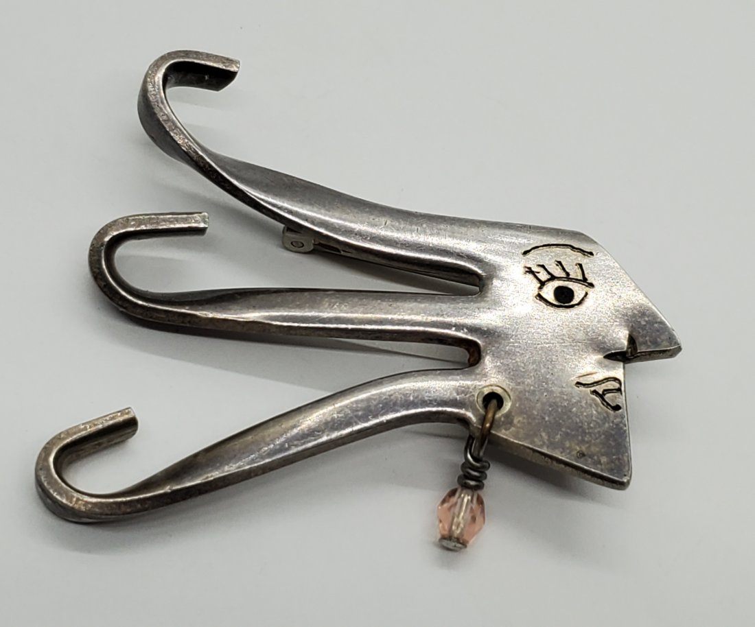 Tested Sterling Abstract Artisan Brooch: Has a 39mm drop and is 48mm wide. Shipping Time: Usually 2-5 Business Days Shipping Rates: Shipping rates start at $15 (US Only) for 2-3 Day Priority Mail, contact us for our first-class rates. Combin