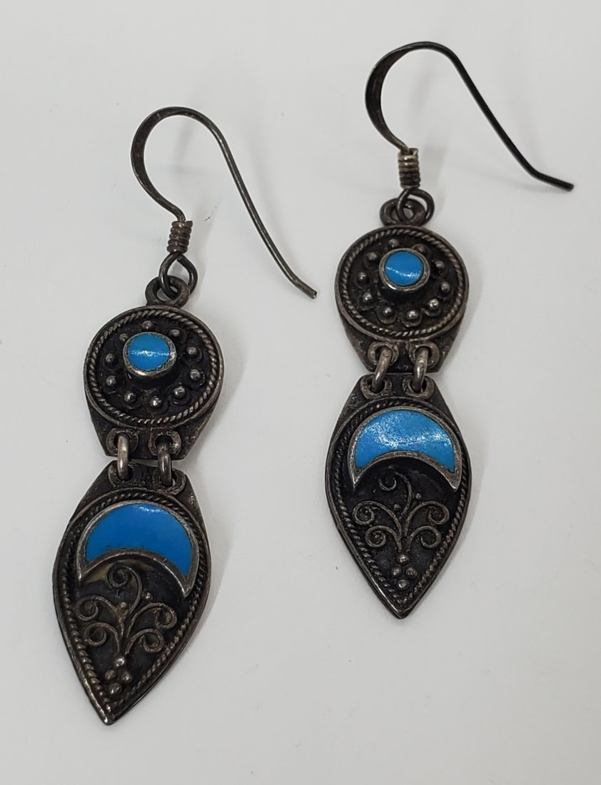 Vintage Bali Designed Sterling Earrings: Earrings have a 50mm drop and are 11.3mm wide. Shipping Time: Usually 2-5 Business Days Shipping Rates: Shipping rates start at $15 (US Only) for 2-3 Day Priority Mail, contact us for our first-class