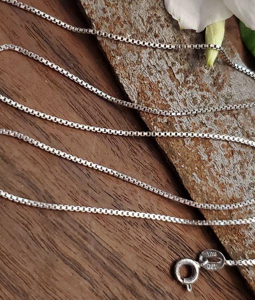 19 Inch Sterling Silver Box Chain (1 of 3)