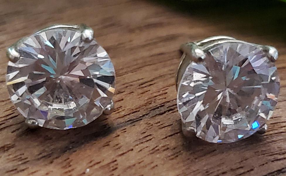 10mm Round Sterling Silver Stud Earrings (1 of 4)