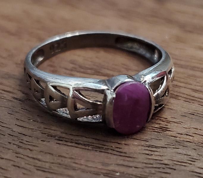 Ruby Center Sterling Silver Ring Sz 7 (1 of 4)